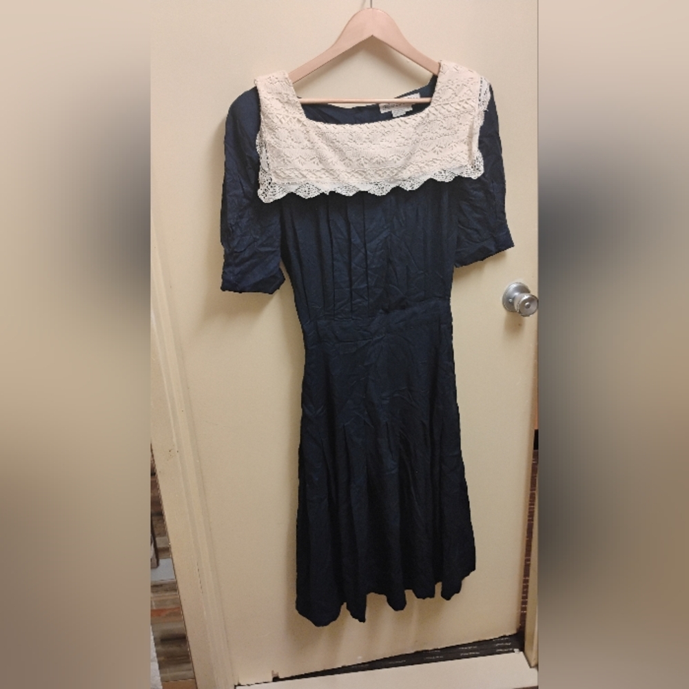 Vintage 1980s Cottagecore Marie St Claire Navy Short Sleeve Dress
